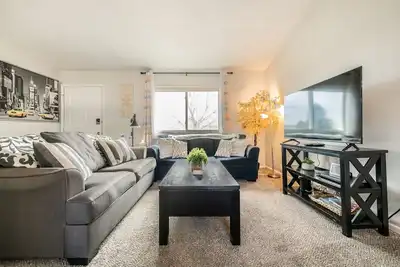 Image de \"Central Springs\" Super Cozy 4Bed / 2Bath Home Très bien situé! Cliquez pour voir plus