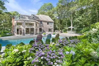 Image de 4 Br / 4 Ba près des villages d'East Hampton et de Sag Harbor