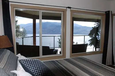 Image de Oka B & B - Vues magnifiques sur la montagne / l'eau - Suite Lower 2 Bedroom - Jusqu'Ă 5 personnes