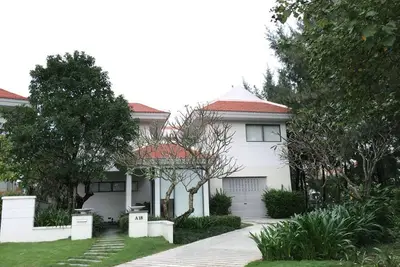 Image de Villa spacieuse et ensoleillée dans l'océan villa