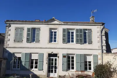 Image de Les Figuiers, presbytère de caractère à la campagne proche Chatelaillon
