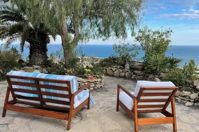 Image de Belle villa pour 8 personnes, vue mer panoramique depuis toutes les pièces. Offres spéciales!