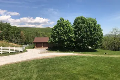 Image de Profitez de cette retraite de montagne privée avec une vue imprenable sur 230 acres
