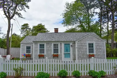 Image de Propre et propre 3 chambres Cottage-Only. 2 mile de Sea Street Beach