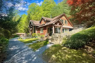 Image de Une élégante maison / lodge rustique situé sur 20 acres et à 45 miles de New York