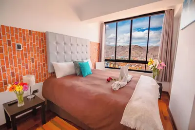 Image de 2 bedroom apartment with living room, kitchen and breakfast