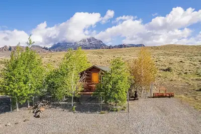 Image de Cabane en rondins entièrement rénovée sur la route de Yellowstone