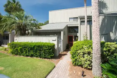 Image de Nouvelle liste! ! Relaxant condo de 2 chambres à quelques pas de la plage et du Sawgrass Country Club