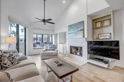 Image de Nouvelle liste! ! Bien nommé, Oceanfront Condo