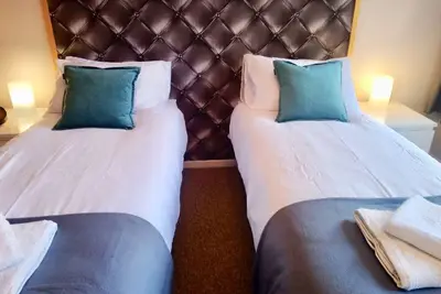 Image de Appartement deux chambres à coucher Leamington Spa \/ Warwick \/ Kenilworth \/ Stratford Upon Avon