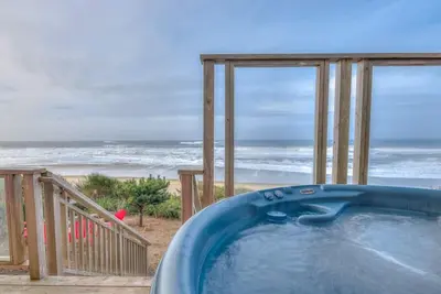 Image de Surfer's View - Nouvelle maison construite en façade sur l'océan avec bain à remous et vue sur l'océan