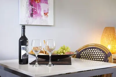 Image de Appartements rénovés avec boutique, 1 chambre