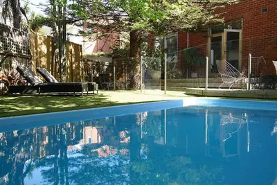 Image de Immense, élégant, central, 3 ch avec piscine