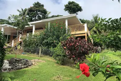 Image de Grande maison familiale, emplacement tranquille à flanc de colline avec vue sur le Pacifique