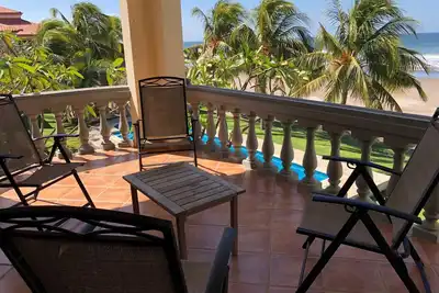 Image de Front Beach sur le budget Hacienda Iguana Villa A7 - 2bd \/ 1ba