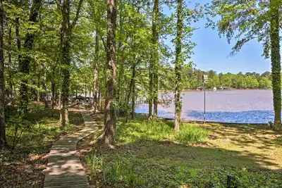 Image de Chalet Lakefront Milledgeville: quai privé, porche