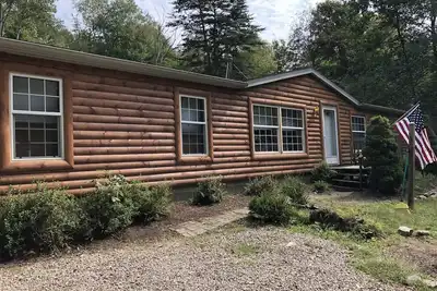 Image de Vue sur le bois-Hillside Cabin-Famille-Cabine-Salle de bain privée séparée