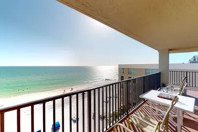 Image de Condo en bord de mer au dernier étage. Incroyablement spacieux. Surplombant la plus belle plage de Floride!