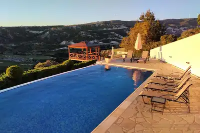 Image de Villa Hermiona - Réveillez-vous avec une vue sur le golf