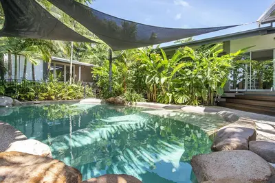 Image de Whispering Palms - Nelly Bay, Qld