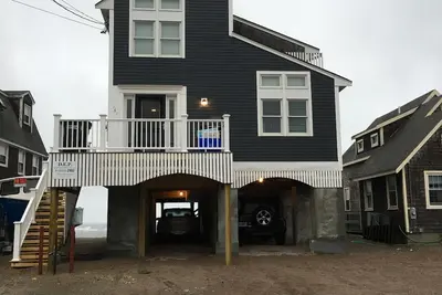Image de Oceanfront \/ Beachfront Home sur Sand Hills Scituate