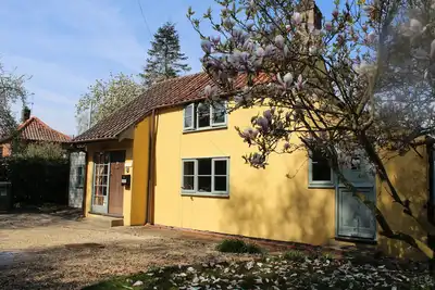 Image de La tranquillité personnifiée! Ce chalet de campagne a été restauré avec amour