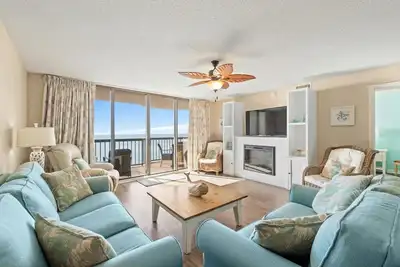 Image de Ocean Bay Club 1003, Condo 3 Chambres sur la Plage, Bain Ă Remous et Connexion Wi-fi Gratuite!