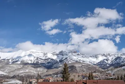 Image de Superbe maison de 3 chambres dans un village de montagne avec accès de ski
