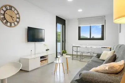 Image de Appartement lumineux avec piscine Ă 100m plage