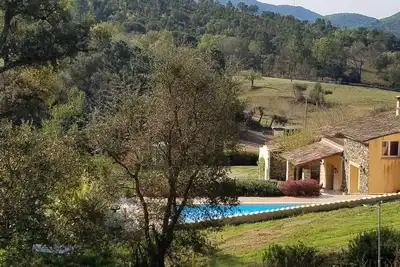 Image de Propriété Var nature dans 17 Ha - piscine chauffée - court de tennis