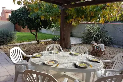 Image de Superbe villa de plain pied avec grand jardin - 6radi8