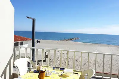 Image de T2 Cabine-Superbe vue mer et accès direct plage proche commerces-6at28