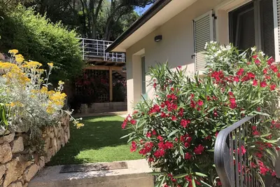 Image de Maison vue sur mer, terrasse et piscine