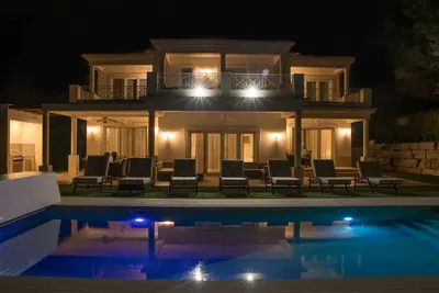 Image de Villa Alicia, Villa de luxe à Vila Sol avec Wi-Fi, A \/ C et piscine privée