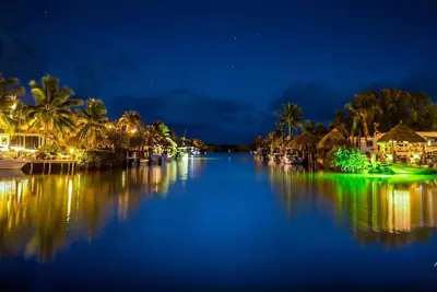 Image de 2 chambres avec Tiki & Boat Dock ~ Bord de l'eau