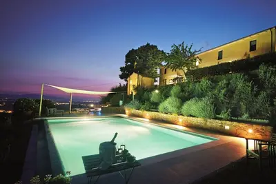 Image de Appartement dans maison de campagne, emplacement panoramique et calme, beaucoup de repos avec piscine