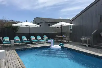 Image de Mid Century Modern - à quelques pas de l'océan!