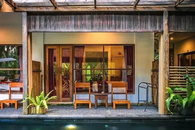 Image de Charmante chambre avec vue sur la piscine près d'Ubud avec une piscine commune à débordement