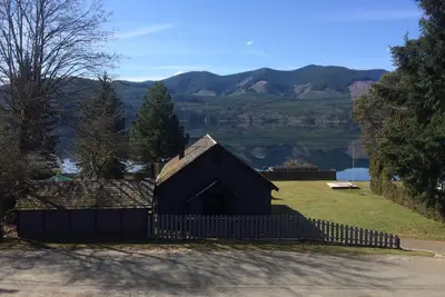 Image de Chalet de 3 chambres à coucher sur l'île de Vancouver à deux pas du lac Cowichan
