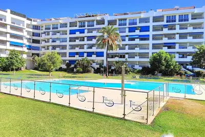 Image de Appartement de trois chambres en face de la marina de Puerto Banus, Marbella!