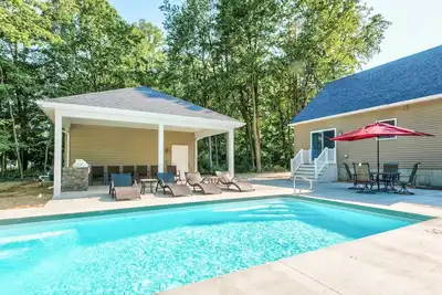 Image de 6 chambres avec piscine, foyer et cinéma maison - Promenade à la plage