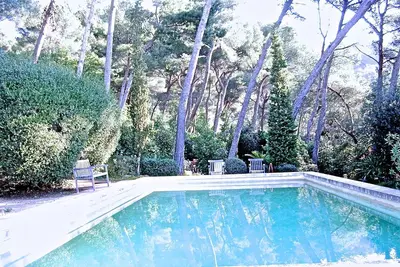 Image de Romantic Victorian property, private pool, sea views. Superb pool & garden