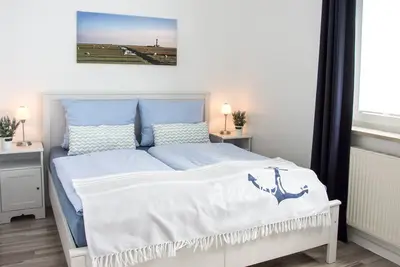 Image de Alors devrait ĂŞtre en vacances! ! ! 300m de la plage de sable fin - beau jardin avec barbecue!