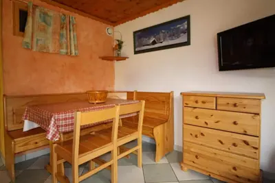 Image de 10m du centre station, 6ème étage, vue lac, balcon, télévision, casier à ski, 28m², Tignes