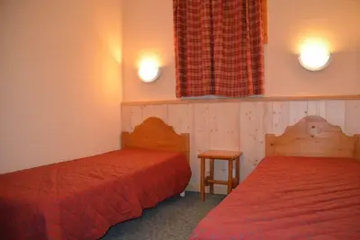Image de 100m des commerces, 9ème étage, balcon, télévision, casier à ski, 65m², Les Menuires