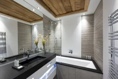 Image de Wifi, 200m des commerces, remise en forme, piscine, balcon, parking, télévision, casier à ski, 60m²