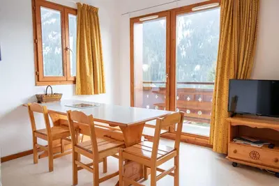 Image de Wifi, 2ème étage, vue montagne, balcon, télévision, casier à ski, 36m², Valfréjus