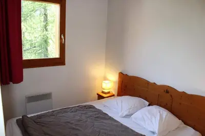 Image de À 200m des pistes de ski, 6ème étage, vue montagne, balcon, télévision, casier à ski, 30m²
