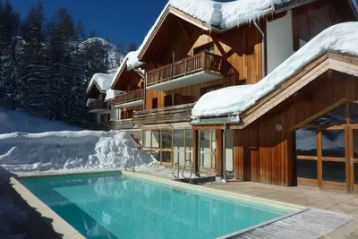 Image de 200m des commerces, remise en forme, piscine, sauna, hammam, terrasse, balcon, parking, télévision
