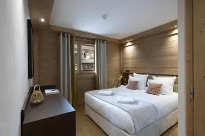 Image de Wifi, pied des pistes de ski, remise en forme, piscine, sauna, hammam, balcon, parking, télévision